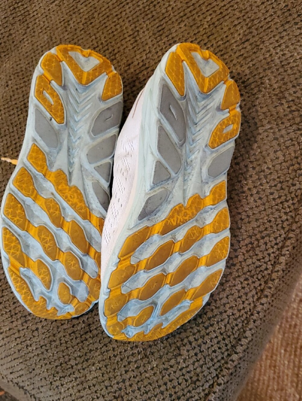 Hoka Clifton 8 Women's White Shoes with Yellow Laces Size 7.5 - Picture 8 of 15